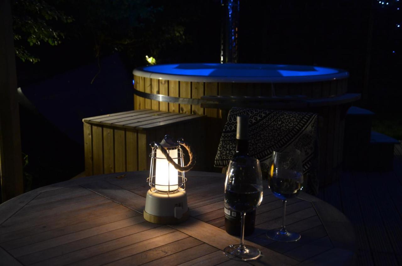 Stamford Meadows Glamping With Private Hot Tubs Hotel Ngoại thất bức ảnh