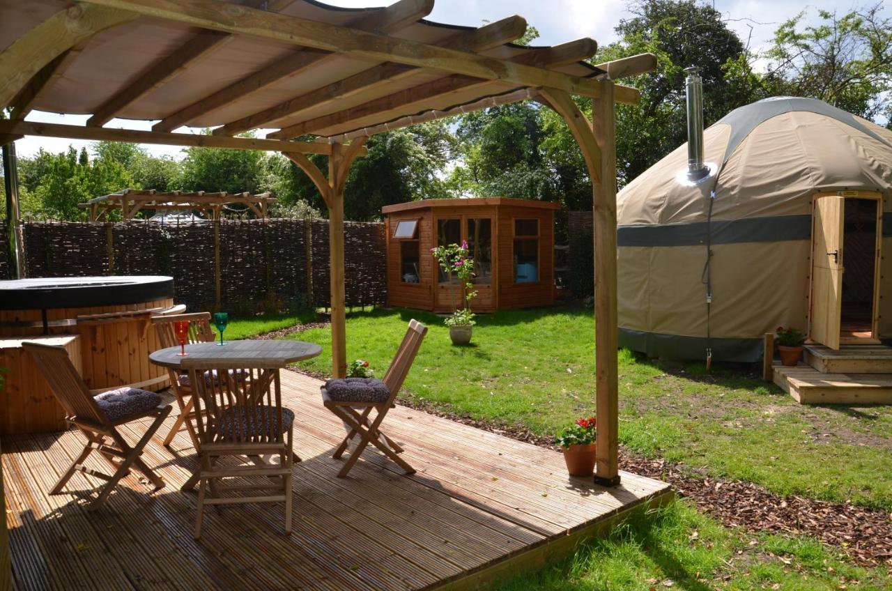 Stamford Meadows Glamping With Private Hot Tubs Hotel Ngoại thất bức ảnh