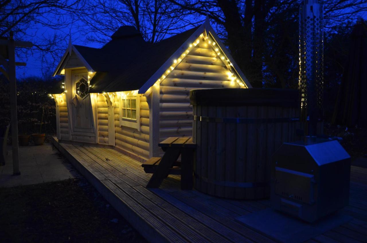Stamford Meadows Glamping With Private Hot Tubs Hotel Ngoại thất bức ảnh