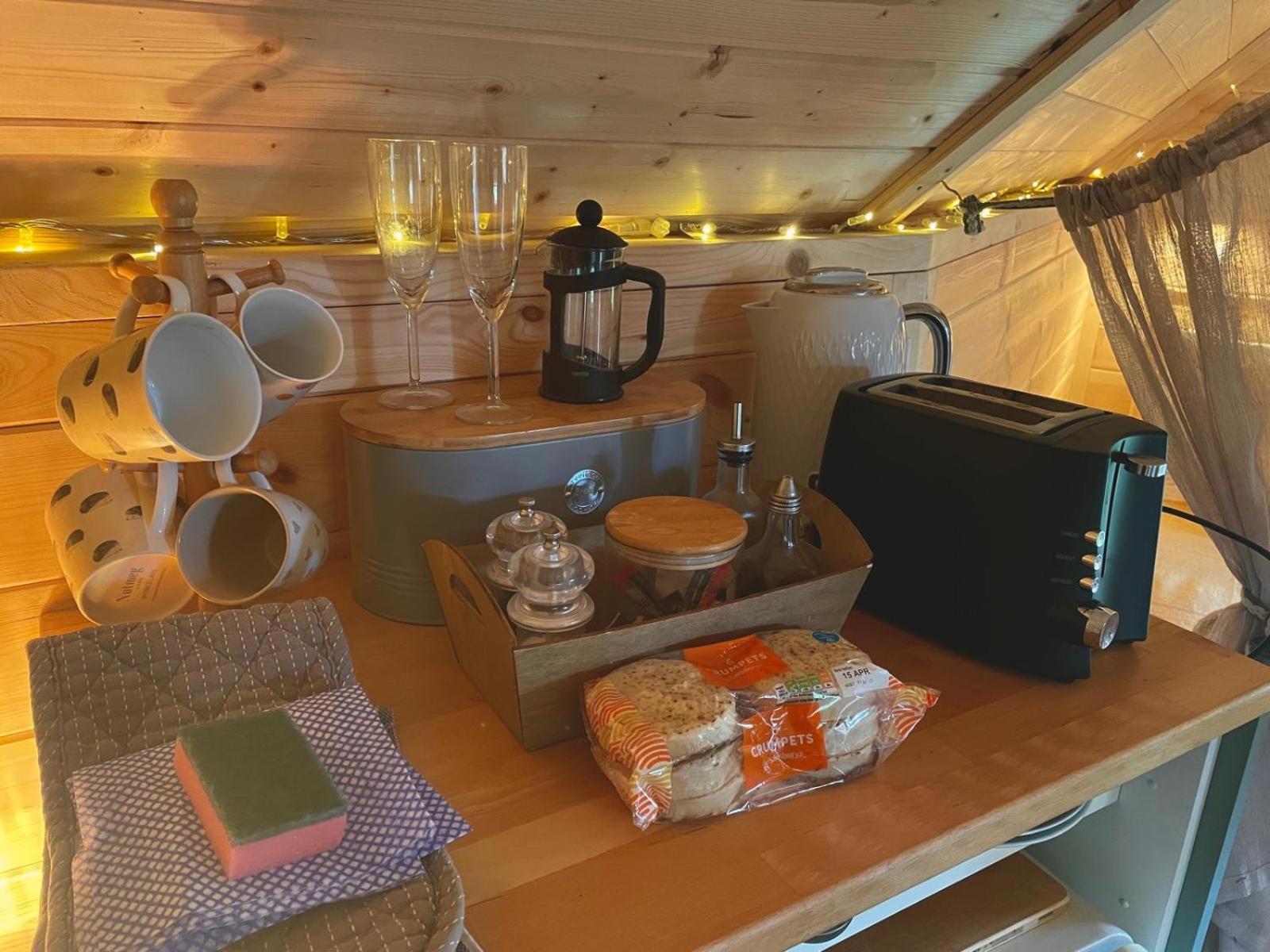 Stamford Meadows Glamping With Private Hot Tubs Hotel Ngoại thất bức ảnh