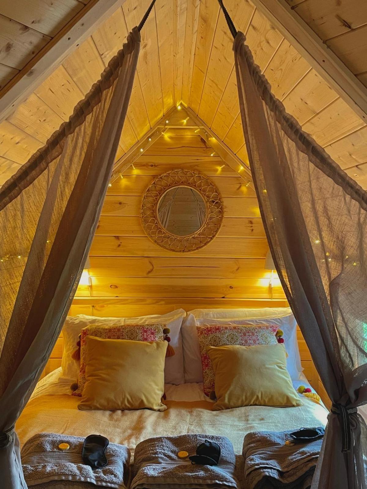 Stamford Meadows Glamping With Private Hot Tubs Hotel Ngoại thất bức ảnh