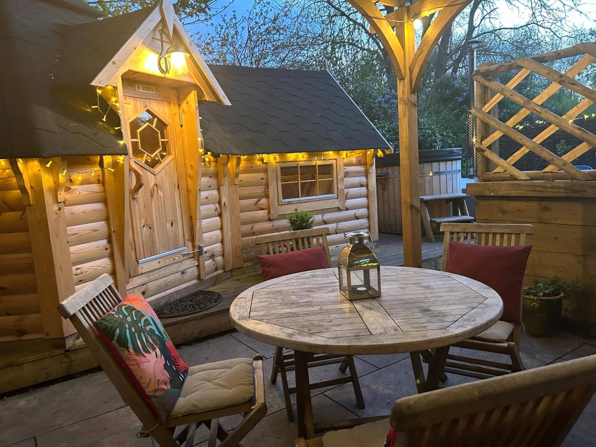 Stamford Meadows Glamping With Private Hot Tubs Hotel Ngoại thất bức ảnh